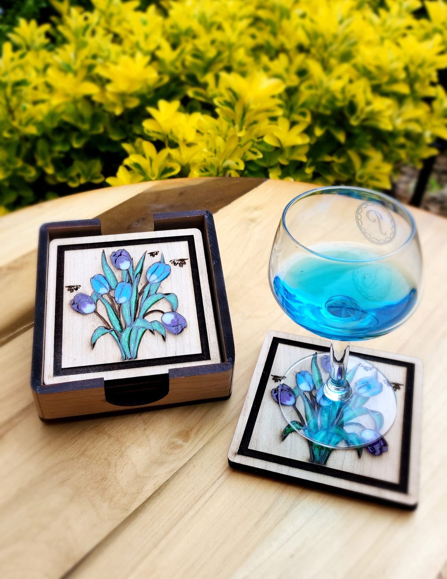 Wood And Resin Coaster, Tulip Coaster, Porta vasos , Coaster gift, Anniversary Gift, Wedding Gift , Occasion Gift, Resin, Wood Art .