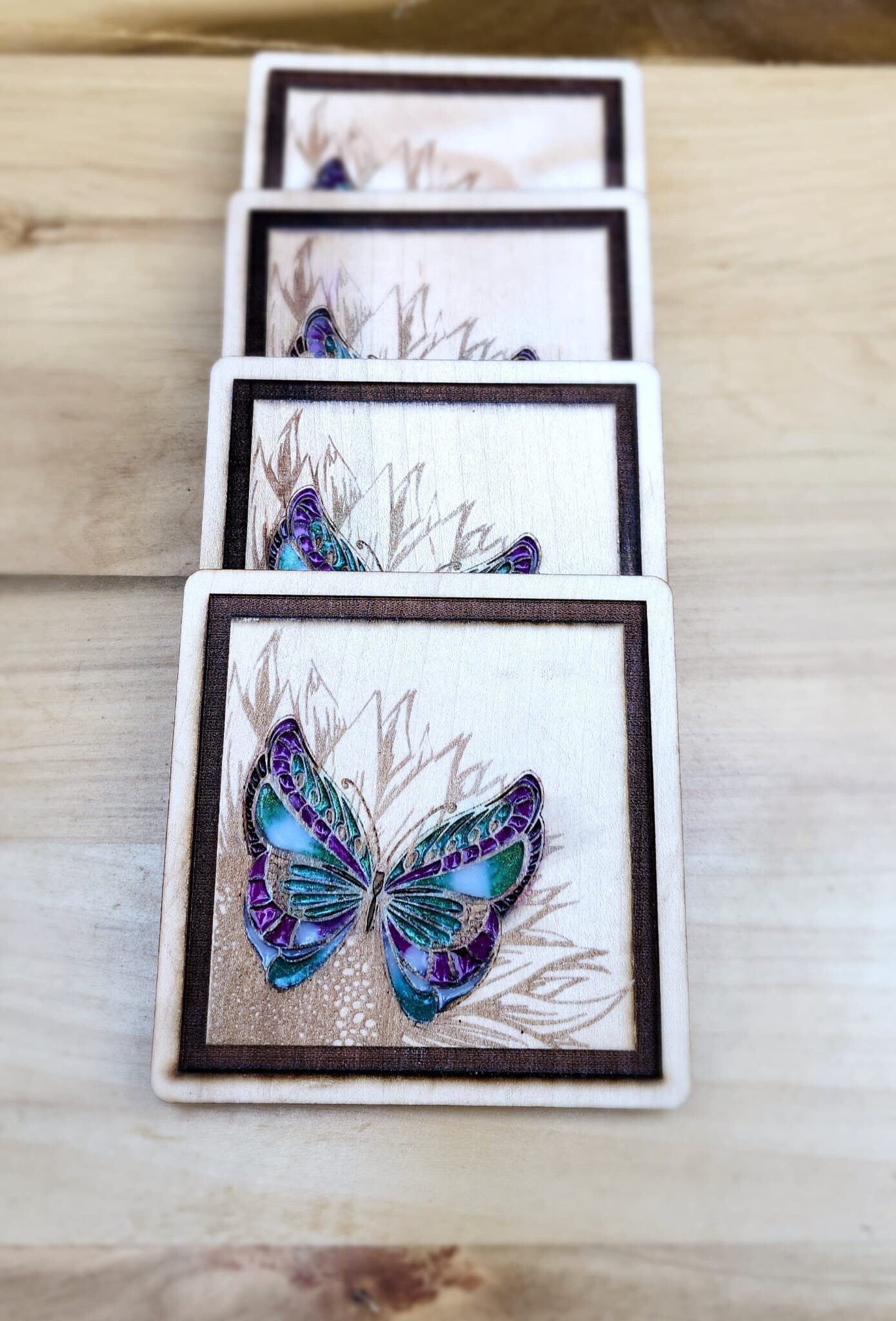 Wood And Resin Coaster, Butterfly's Coaster, Porta vasos , Coaster gift, Anniversary Gift, Wedding Gift , Occasion Gift, Resin, Wood Art .