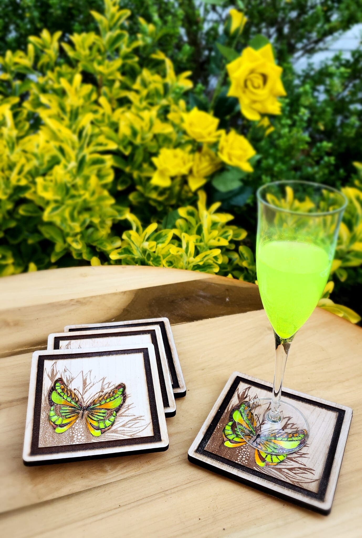 Wood And Resin Coaster, Butterfly Coaster, Porta vasos , Coaster gift, Anniversary Gift, Wedding Gift , Occasion Gift, Resin, Wood Art .