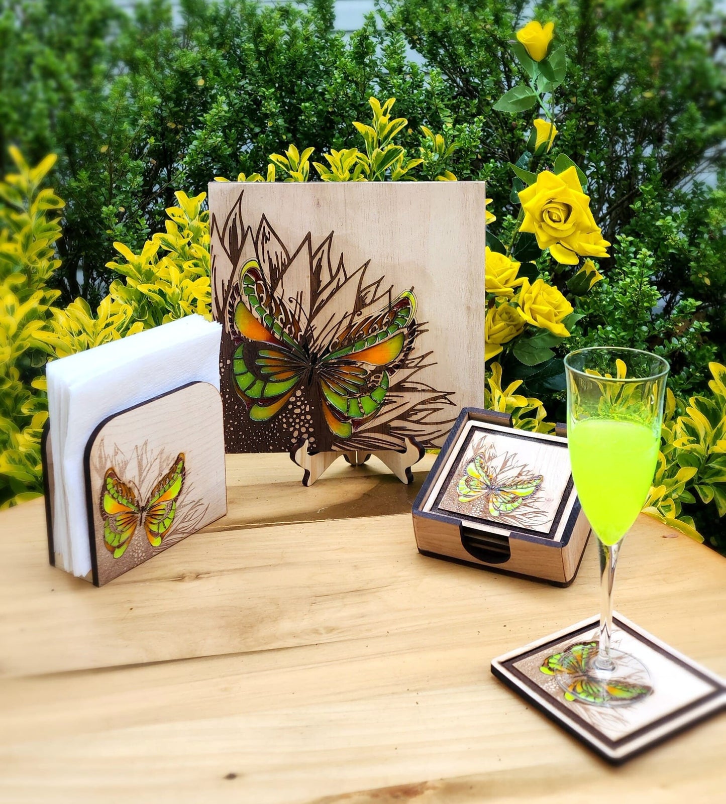 Wood And Resin Coaster, Butterfly Coaster, Porta vasos , Coaster gift, Anniversary Gift, Wedding Gift , Occasion Gift, Resin, Wood Art .
