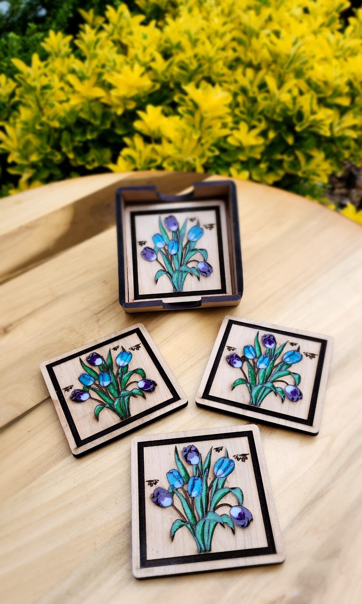 Wood And Resin Coaster, Tulip Coaster, Porta vasos , Coaster gift, Anniversary Gift, Wedding Gift , Occasion Gift, Resin, Wood Art .