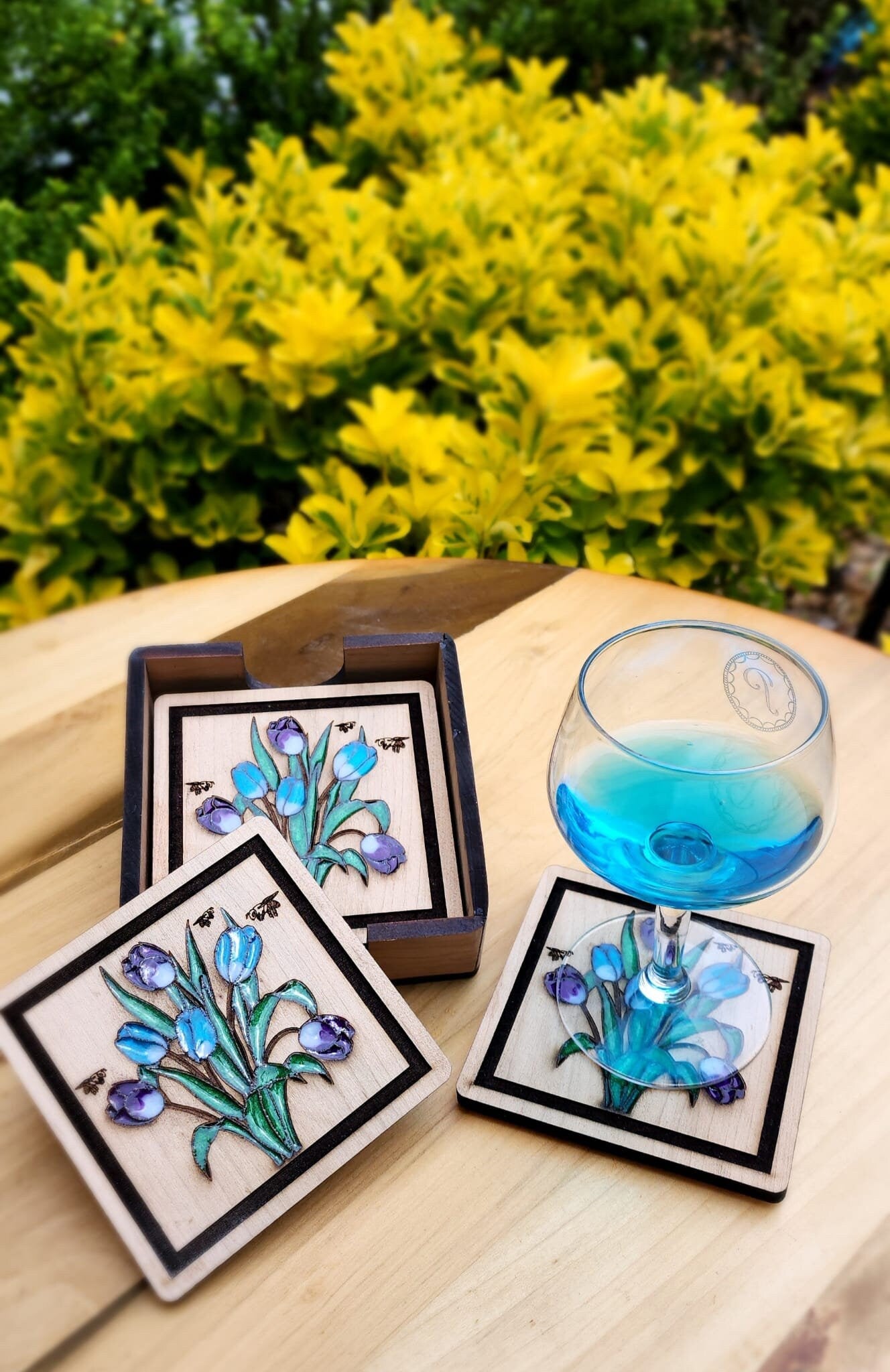 Wood And Resin Coaster, Tulip Coaster, Porta vasos , Coaster gift, Anniversary Gift, Wedding Gift , Occasion Gift, Resin, Wood Art .