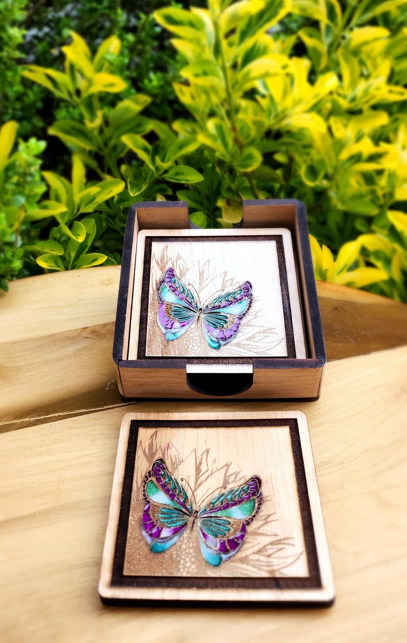 Wood And Resin Coaster, Butterfly's Coaster, Porta vasos , Coaster gift, Anniversary Gift, Wedding Gift , Occasion Gift, Resin, Wood Art .