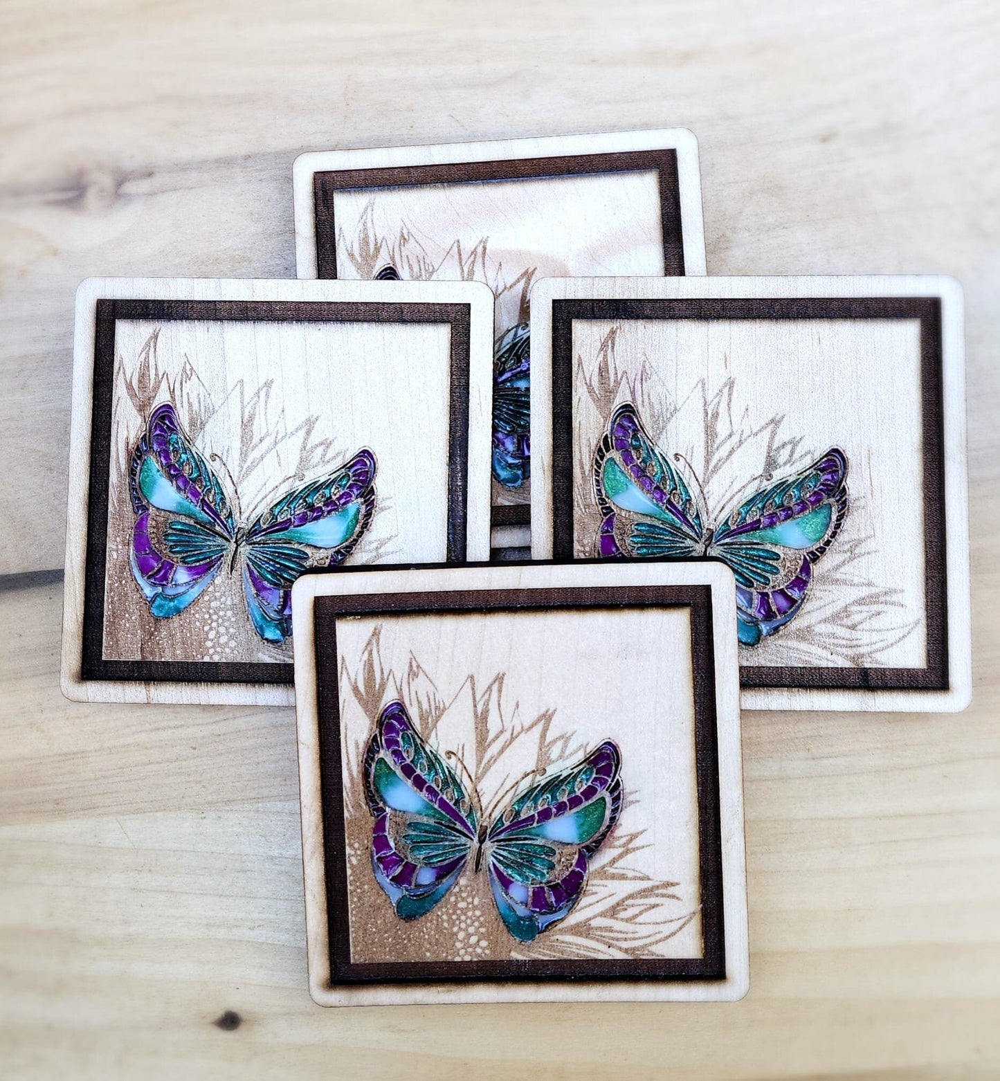 Wood And Resin Coaster, Butterfly's Coaster, Porta vasos , Coaster gift, Anniversary Gift, Wedding Gift , Occasion Gift, Resin, Wood Art .
