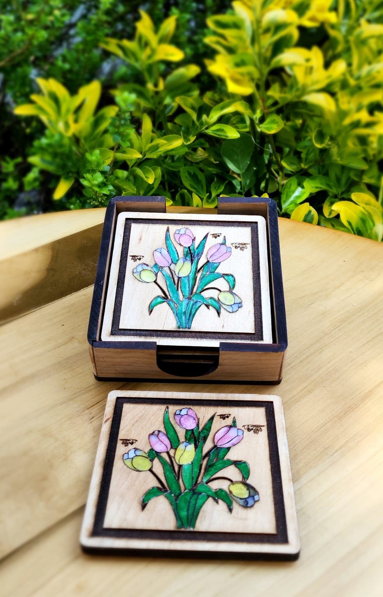 Wood And Resin Coaster, Tulip Coaster, Porta vasos , Coaster gift, Anniversary Gift, Wedding Gift , Occasion Gift, Resin, Wood Art .