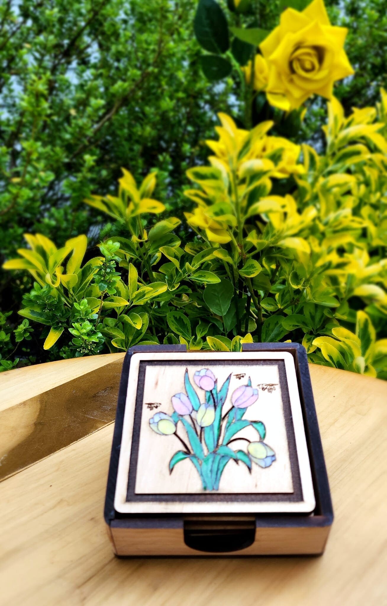 Wood And Resin Coaster, Tulip Coaster, Porta vasos , Coaster gift, Anniversary Gift, Wedding Gift , Occasion Gift, Resin, Wood Art .