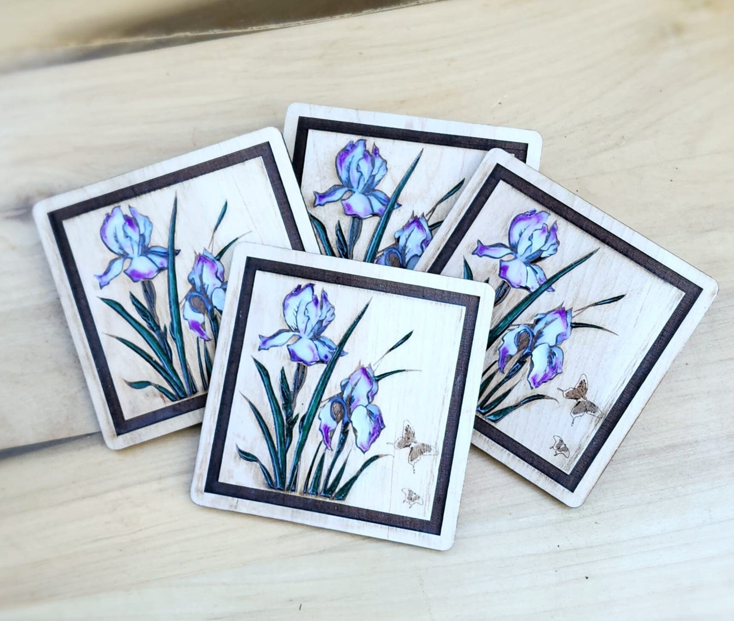 Wood And Resin Coaster, Iris Flower Coaster, Porta vasos , Coaster gift, Anniversary Gift, Wedding Gift , Occasion Gift, Resin, Wood Art .