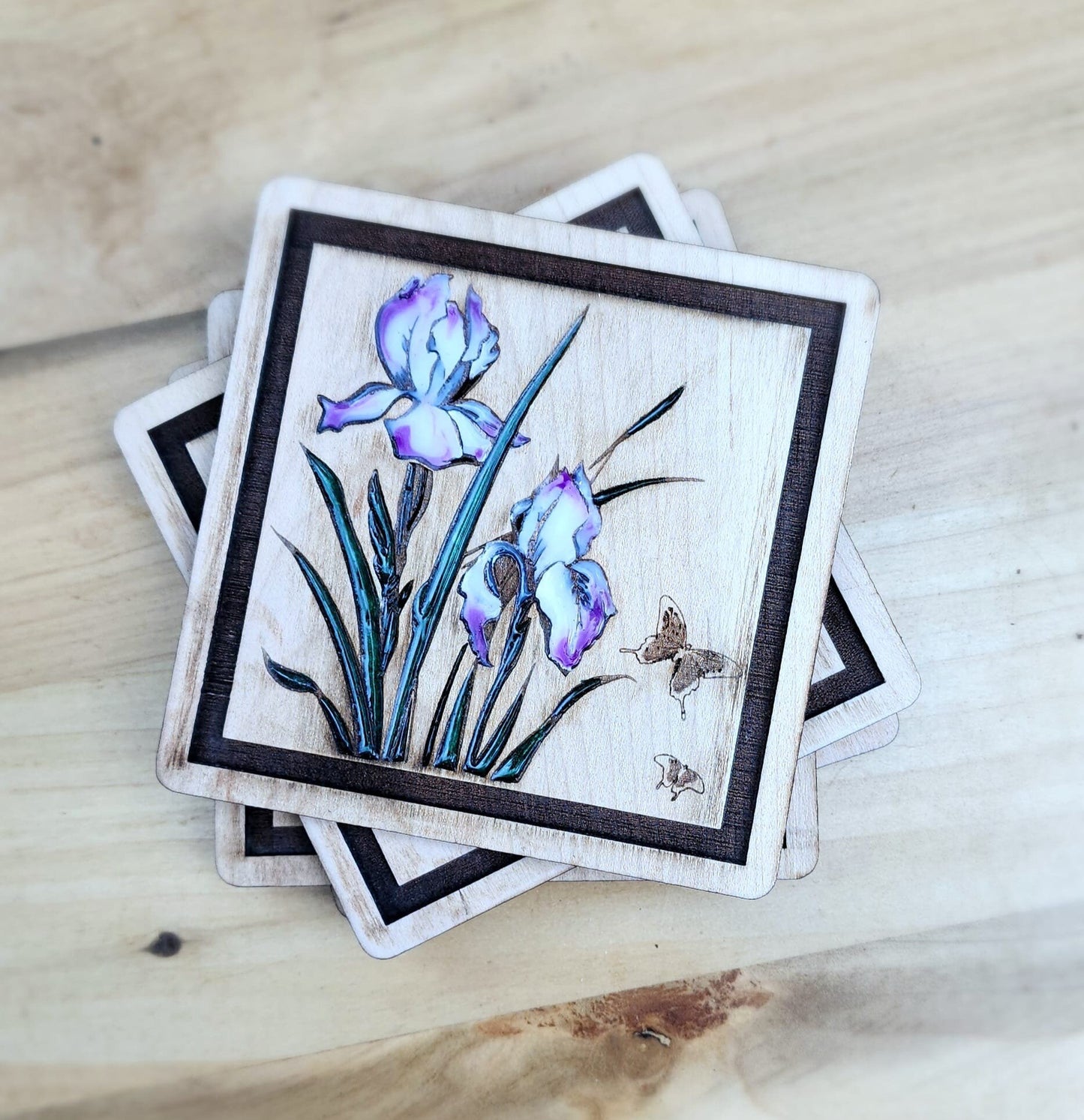 Wood And Resin Coaster, Iris Flower Coaster, Porta vasos , Coaster gift, Anniversary Gift, Wedding Gift , Occasion Gift, Resin, Wood Art .