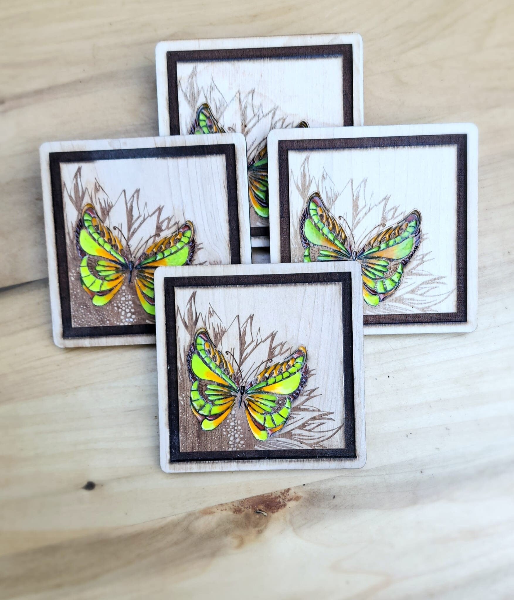 Wood And Resin Coaster, Butterfly Coaster, Porta vasos , Coaster gift, Anniversary Gift, Wedding Gift , Occasion Gift, Resin, Wood Art .